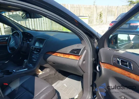 2015 Lincoln Mkt Livery z USA, uszkodzony, nr VIN 2LMHJ5NK3FBL03367